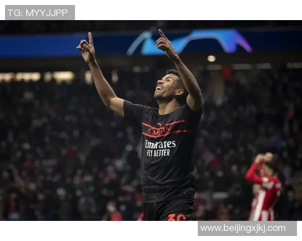 马丁内斯的传奇人生与职业生涯探索：从足球场到人生舞台的精彩旅程