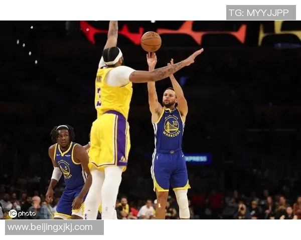 勇士主场不敌湖人,库里遭遇失手 勇士主场不敌湖人,库里遭遇失手