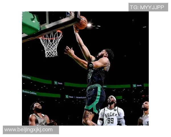 篮球对决凯尔特人全力以赴争夺胜利的精彩瞬间与战术分析